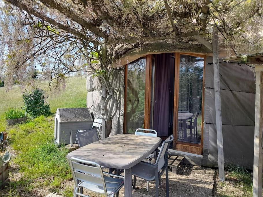Charmante Yourte Contemporaine Carmaux Exterior foto