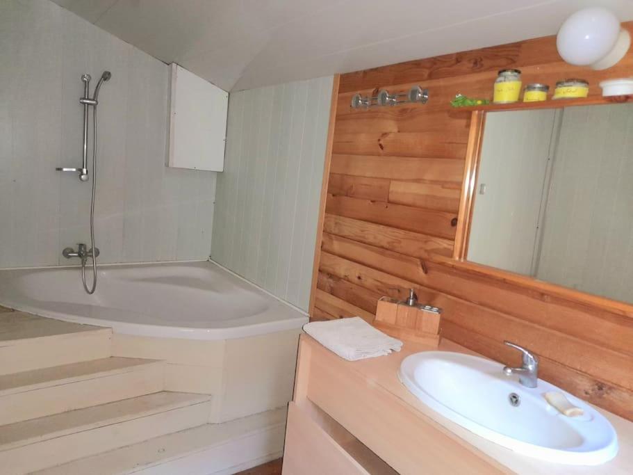 Charmante Yourte Contemporaine Carmaux Exterior foto